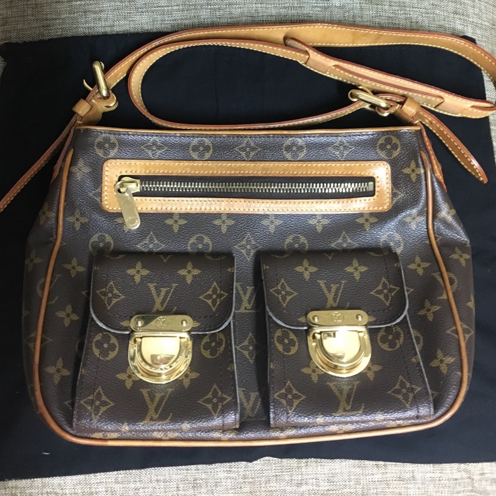 Authentic 💯 Louis Vuitton Hudson GM